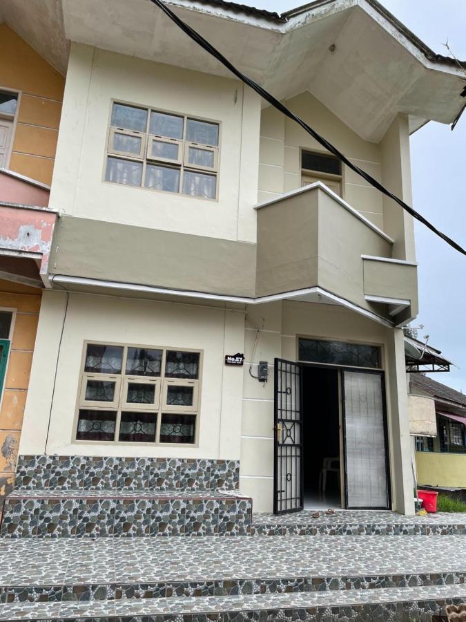 Villa Bukit Indah Berastagi Zewnętrze zdjęcie